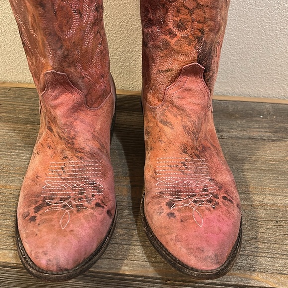 Women’s Old Gringo Pink Leopardito Boots - Picture 6 of 11